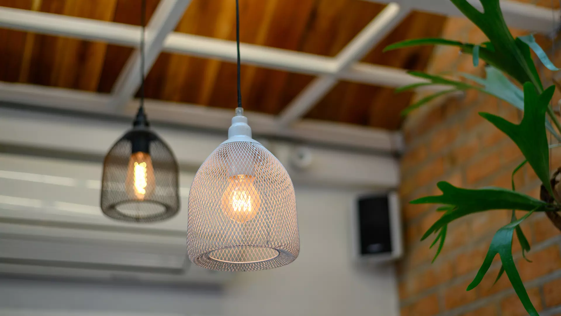 Iluminación y plaquería en Pérez Zeledón, Costa Rica