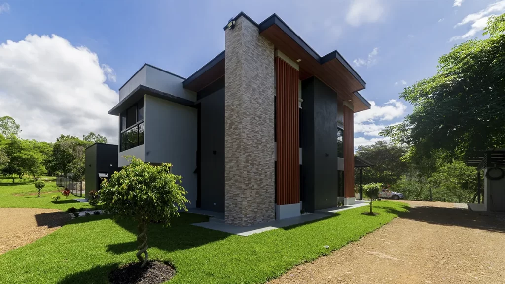 construction of houses in Pedregosito